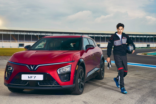 Lái VinFast VF 7 gần 1.000 km, chủ xe nhận xét: ADAS quá nhàn, trạm sạc phủ khắp, chi phí chẳng đáng là bao