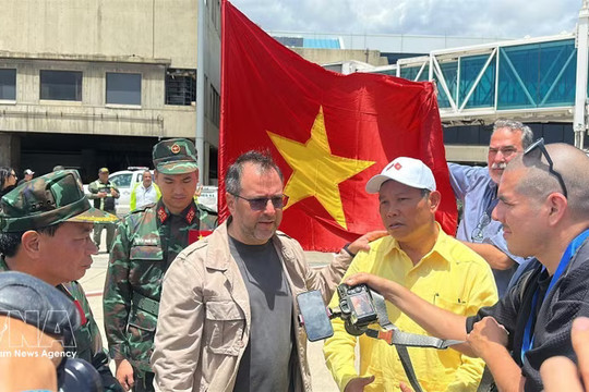 Venezuela’s Acting President thanks Vietnam for 124-strong quake rescue team