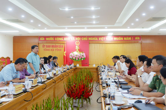 Đoàn khảo sát của Ủy ban Văn hóa và Xã hội làm việc với Ủy ban nhân dân tỉnh Hà Tĩnh