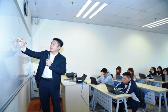 Giảng viên đồng cơ hữu được xem xét bổ nhiệm quản lý, xét giáo sư, phó giáo sư