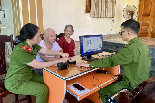 Thanh Hóa: Chi trả chế độ an sinh xã hội qua tài khoản ngân hàng