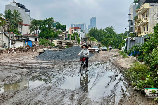 Người dân mong ngóng dự án mương kẻ khế và xây dựng tuyến đường nối Núi Trúc - Sơn Tây về đích đúng hạn để hết cảnh 'mưa là ngập'