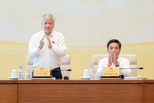 Phó Chủ tịch Thường trực Quốc hội Đỗ Văn Chiến chủ trì Hội thảo phát huy vai trò lãnh đạo của Đảng, nâng cao chất lượng, hiệu lực, hiệu quả hoạt động giám sát