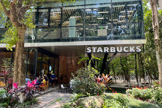 Starbucks thông tin về phản ánh của khách hàng nói về việc có thiết bị giống camera trong nhà vệ sinh ở chi nhánh Ecopark