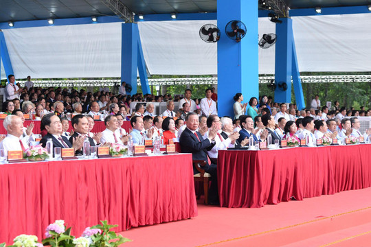 Lễ kỷ niệm 50 năm ngày thành phố Sài Gòn - Gia Định chính thức mang tên Chủ tịch Hồ Chí Minh
