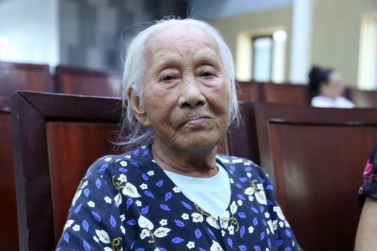 Mái đầu bạc trắng và lời hẹn đoàn tụ với hai em liệt sĩ