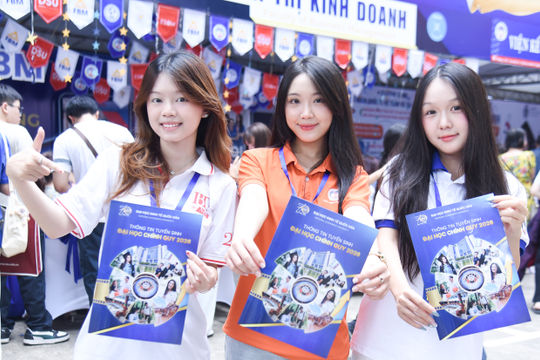 Điểm chuẩn Đại học Kinh tế Quốc dân dao động từ 23,48 - 28,84