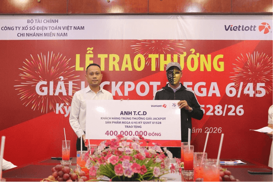Ủng hộ người bán vé số dạo, người đàn ông trúng Jackpot hơn 23,4 tỷ đồng
