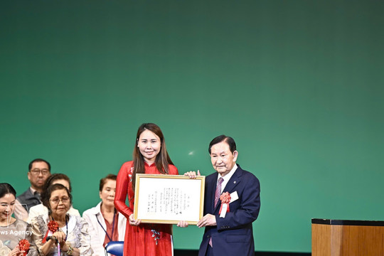 Vietnamese association leader receives Global Citizen Community Award in Japan