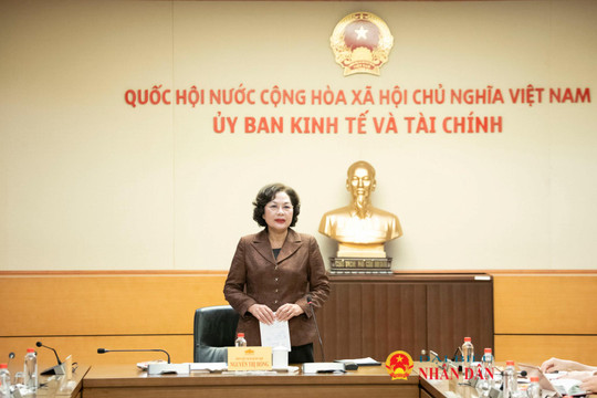 Phó Chủ tịch Quốc hội Nguyễn Thị Hồng làm việc với Thường trực Ủy ban Kinh tế và Tài chính