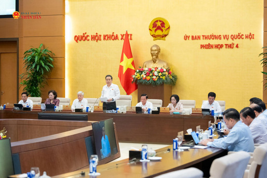Ủy ban Thường vụ Quốc hội xem xét các dự án Luật trình tại kỳ họp không thường lệ