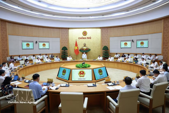 PM urges urgent completion of draft laws for submission to National Assembly's sessions