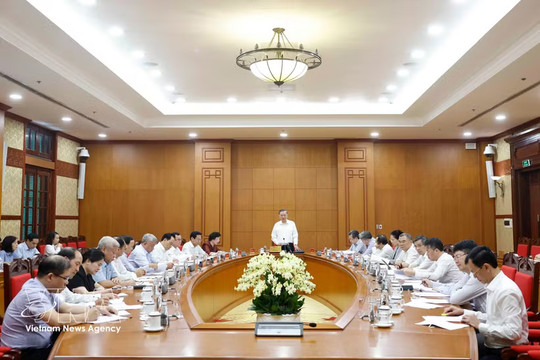 Top leader calls for building modern, transparent, integrated labour market