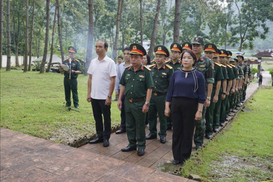 Cao Bằng triển khai lấy mẫu hài cốt liệt sĩ chưa xác định thông tin tại Nghĩa trang liệt sĩ Quảng Uyên