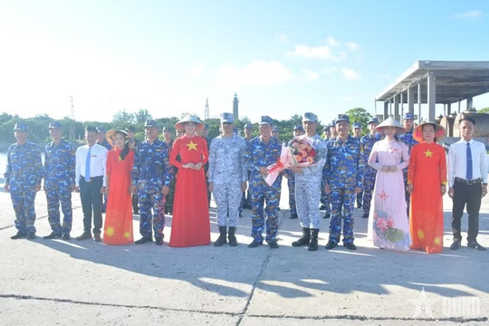 Vietnam, Philippines promote naval cooperation through friendship exchange