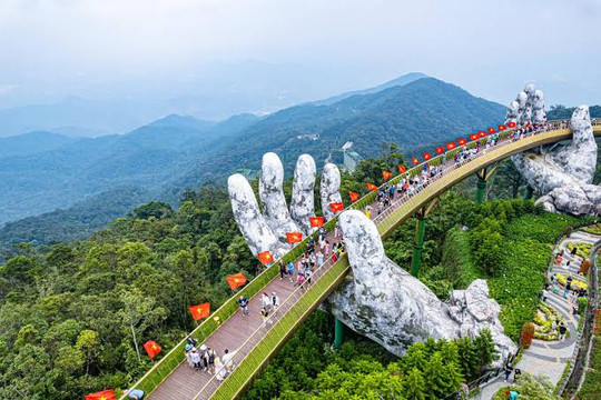 Tái cân bằng cán cân dịch vụ