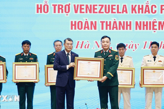 Thủ tướng Lê Minh Hưng tặng Bằng khen cho tập thể, cá nhân thực hiện nhiệm vụ tại Venezuela
