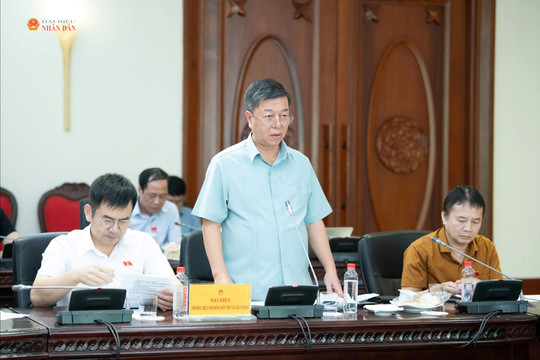 Để nhà xuất bản thực hiện "sứ mệnh kép"