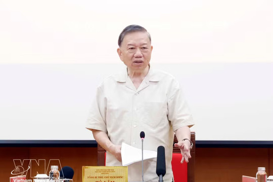 Top leader urges three major overhauls to reshape socialist culture in new era