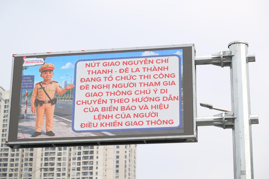 Hà Nội vận hành 36 màn hình LED cập nhật ùn tắc theo thời gian thực