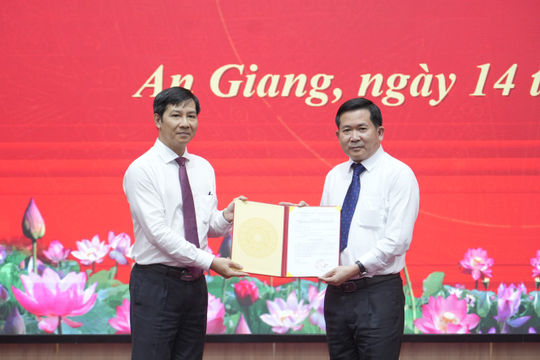 An Giang: Trung tướng Đinh Văn Nơi giữ chức Phó Bí thư Tỉnh uỷ An Giang, kiêm Bí thư Đảng uỷ đặc khu Phú Quốc