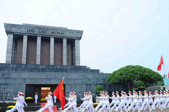 Over one million visitors visit President Ho Chi Minh Mausoleum in H1