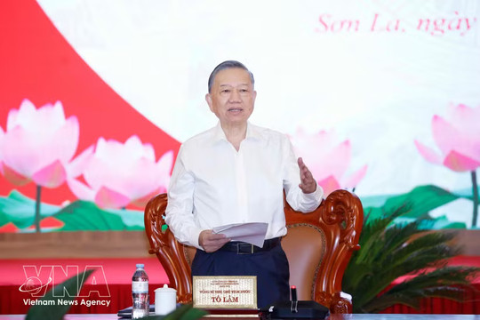 Top leader asks Son La to become ecological agriculture, agro-processing, tourism hub