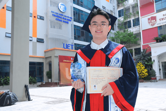 Thủ khoa Trường Đại học Công nghệ là đồng tác giả 3 công bố khoa học quốc tế về AI