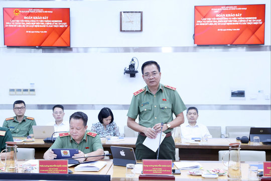 Đoàn khảo sát của Ủy ban Quốc phòng, An ninh và Đối ngoại làm việc với Mobifone và Trung tâm Dữ liệu Quốc gia