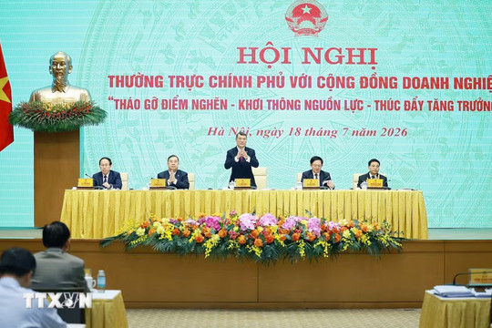 Thủ tướng Chính phủ Lê Minh Hưng chủ trì Hội nghị Thường trực Chính phủ với cộng đồng doanh nghiệp