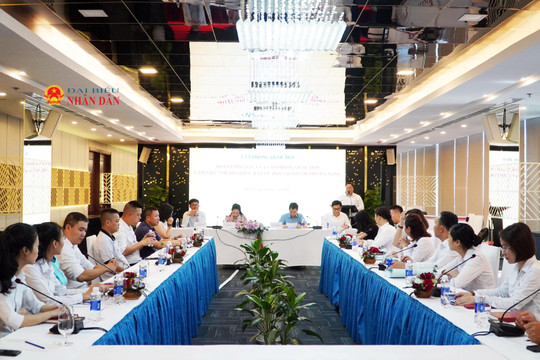 Lãnh đạo Văn phòng Quốc hội làm việc với cán bộ, nhân viên Nhà khách Quốc hội tại Đà Nẵng