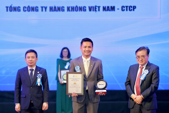 Vietnam Airlines nối dài 11 năm liên tiếp trong Top 10 Nhãn hiệu nổi tiếng Việt Nam