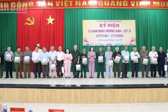 NA Vice Chairwoman Nguyen Thi Thanh honours revolutionary contributors in Dak Lak