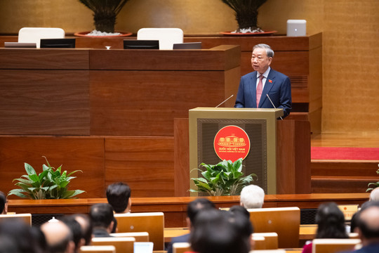 First and foremost, Parliament must be close to the people, understand the people, serve the people, and act in the people's interests