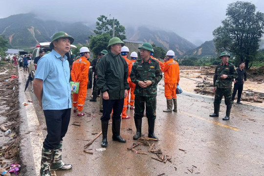 Nhanh chóng ổn định đời sống, sản xuất của người dân sau mưa lũ