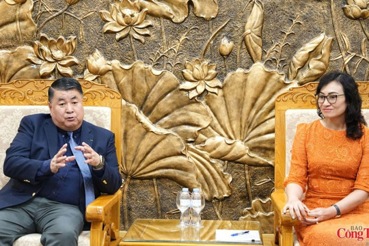 MoIT, Central Retail boost cooperation to promote Vietnamese goods globally