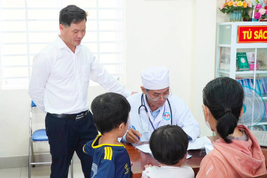 TP. Hồ Chí Minh: Tăng cường chăm sóc sức khỏe người cao tuổi và trẻ em tại cấp xã