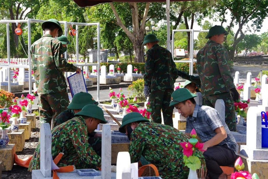 Quang Tri: Digitizing information and collecting DNA samples to identify 1,320 martyrs at Ba Doc Cemetery.