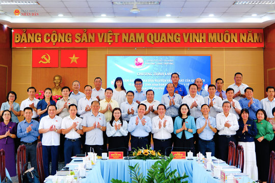 Đoàn giám sát của Ủy ban Dân nguyện và Giám sát làm việc về chuyển đổi số và nhân lực y tế cơ sở tại TP. Hồ Chí Minh