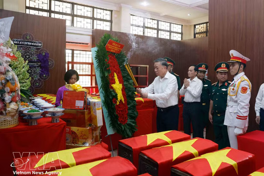 Top leader hails sacrifices, contributions of generations to national development