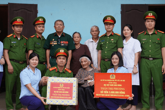 Công an Hà Nội chung tay thực hiện tâm nguyện của người mẹ 107 tuổi tìm hai con là liệt sĩ