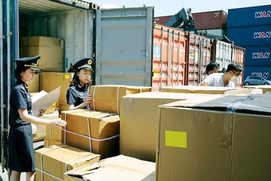 Cục Hải quan hướng dẫn thực hiện chính sách thuế giá trị gia tăng với hàng tạm nhập - tái xuất