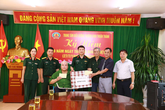 Những ngọn nến tri ân