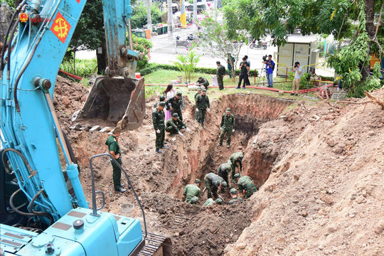 TP. Hồ Chí Minh: Mở rộng tìm kiếm sau khi phát hiện hố chôn tập thể thứ hai tại Công viên Lê Thị Riêng