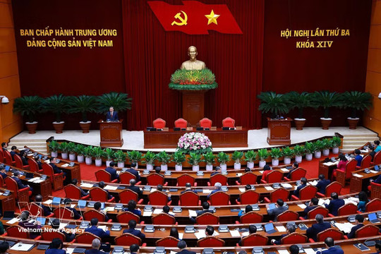 Top leader calls for swift implementation of newly adopted Party decisions