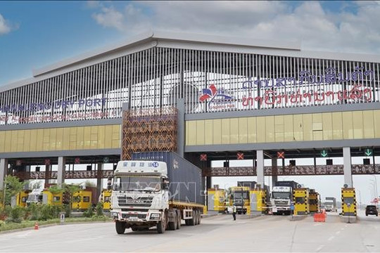 Laos economy faces challenges after salary increases
