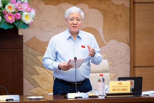 Phó Chủ tịch Thường trực Quốc hội Đỗ Văn Chiến dự Hội nghị sơ kết của Đảng bộ Văn phòng Quốc hội và Văn phòng Quốc hội
