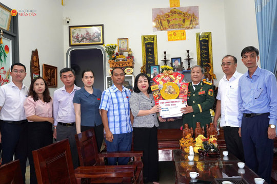Đắk Lắk: Tổ chức thăm, tặng quà người có công với cách mạng tiêu biểu