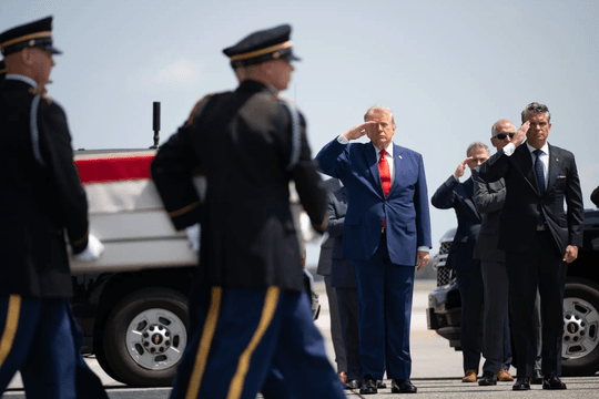 Sau 13 ngày oanh tạc Iran, ông Trump “mở cửa” cho đàm phán