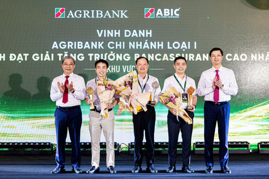 Agribank và Bảo hiểm Agribank vinh danh gương mặt xuất sắc trên hành trình "Vững bước vươn xa"